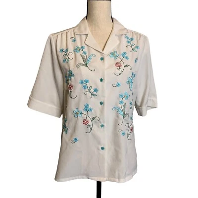 Blusa BonWorth Mujer SP Pequeña Pequeña Blanca Floral Bordada Flores Botones Foto 1 de 4