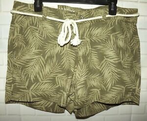Sonoma Misses Belted Shorts Sz 14 Mid Rise Stretch Linen Rayon Green Palm Print 
