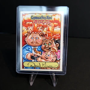 Tarjeta de boceto 2010 Garbage Pail Kids Adam Bomb Family Flashback S1 David Gross CS - Imagen 1 de 4
