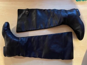 Long black boots with low heel - Picture 1 of 8
