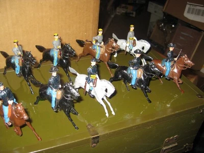 9 soldados de brinquedo de metal vintage da Guerra Civil Confederada e União da Grã-Bretanha - Imagem 1 de 3