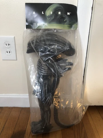 ALIEN XENOMORPH Cover