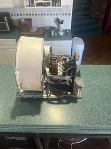 Amana Trockner Antriebsmotor und Teilmontage aus LEA50AW - Bild 1 von 8