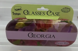 Neues fliederfarbenes Brillenetui für Damen mit personalisiertem Namen "Georgia" - Bild 1 von 6