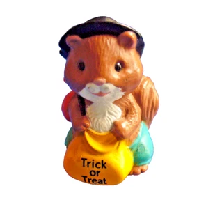 Hallmark MERRY MINIATURES Halloween Vintage SQUIRREL HOBO 1990 Figurine NEW - Picture 1 of 4