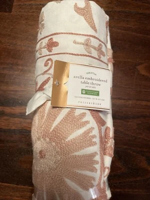 Mantel bordado Pottery Barn Arella "ambiente estilo bohemio" 50X50 pulgadas Foto 1 de 4