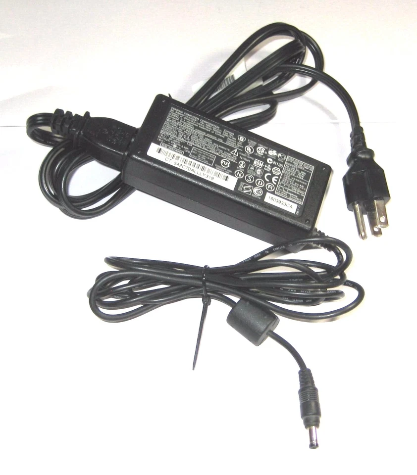 Compaq 228011-001 100-220V AC POWER ADAPTER 19 V Detachable Plugs - Image 1 of 1