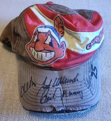Sombrero autografiado Chief Wahoo Cleveland Indians Charles Nagy John Rocker Rick M Foto 1 de 4