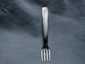 Vintage Rogers Silverplate Baby Fork Long Giraffe Rare! - Picture 1 of 5