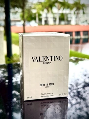 Valentino  Born In Roma Donna Rendez-Vous Ivory Eau de Parfum (sealed) - Image 1 of 3