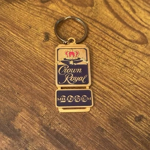 Crown Royal 2000 Millennium Promo Llavero Tono Dorado Esmalte Raro Barra De Colección - Imagen 1 de 4