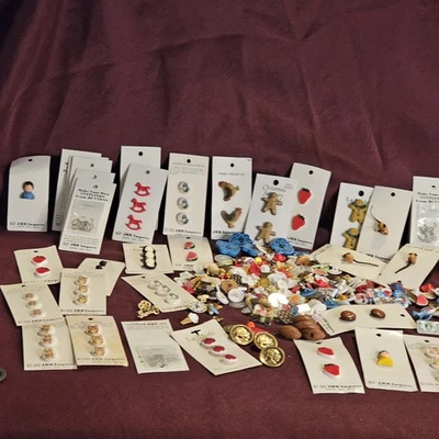 OLD BUTTONS GALORE Vintage MIXED Assortment ART   La Mode JHB Imports & MORE * - Image 1 of 4