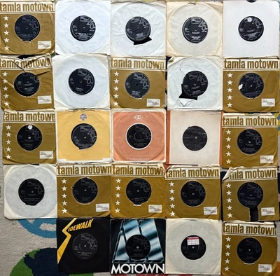 24 x Tamla Motown - Original 7" Vinyl Singles - Various Artists - Image 1 of 4