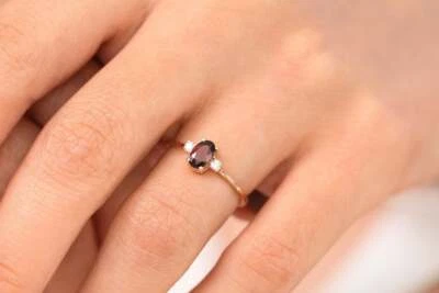 Oval Granat Goldring Rot 0,55ct 14K 585er Gold 2 Diamanten 0,07ct Brillanten VS - Bild 1 von 3