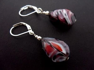 A PAIR OF SIMPLE PURPLE CRYSTAL TEARDROP LEVERBACK HOOK EARRINGS. NEW.. - Picture 1 of 1