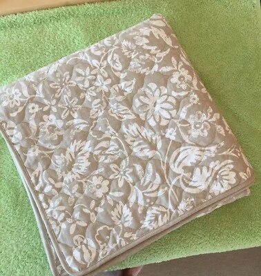 SIMETRYA Home Plaid, Quilt  gesteppt beige/natur 155 x 160 cm - Bild 1 von 4