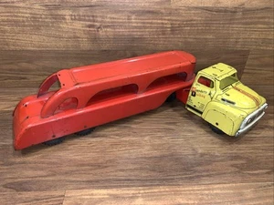 VINTAGE WYANDOTTE TRUCKING PRESSED STEEL CAR HAULER - Picture 1 of 15