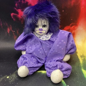 Vintage Q-TEE Clown Sand Puppe Anhänger Handbemalt Gesicht Lila Outfit - Bild 1 von 6
