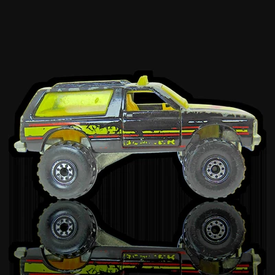 Hot Wheels 1983 CHEVY BLAZER 4x4 ~ ВИНТАЖНЫЙ ~ черный желтый двери открытый 1:64 грузовик - Изображение 1 из 4