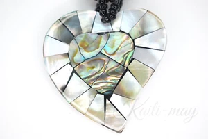 Mother of Pearl and Abalone Shell Pendant with Heart shape - Picture 1 of 5