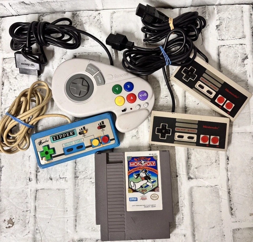 Vtg Nintendo NES Controller Model NES-004 Original OEM Blue Zipper Suncom Game - Image 1 of 4