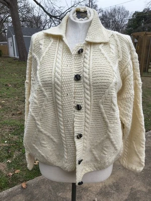 Carraig Donn 100% Lana Merino Tejido con Cable Cárdigan Suéter Mujer’s Grande Crema Foto 1 de 4
