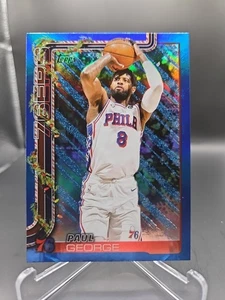 Topps 2025 Holiday Blue Glitter Paul George Philadelphia 76ers - Bild 1 von 2
