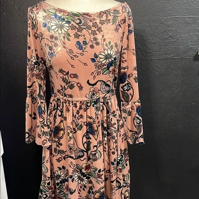 Vestido rosa floral caballete Foto 1 de 4