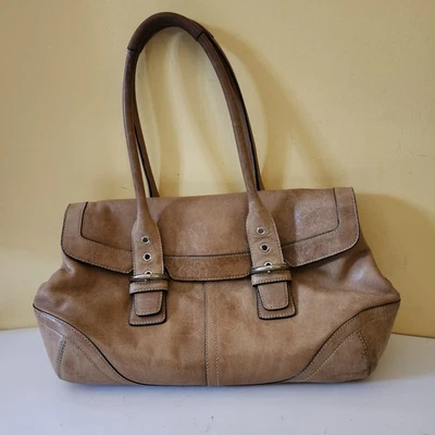 ТРЕНЕР СУМКА РЕДКИЙ СТИЛЬ ШИКАРНЫЙ ВИНТАЖНЫЙ ПОДЛИННЫЙ ТРЕНЕР ЖЕЛТОВАТО-КОРИЧНЕВЫЙ КОЖАНАЯ СУМКА K04D-9636 - Изображение 1 из 4