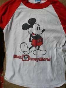 Vintage ca. 1980 MICKEY MOUSE T-SHIRT WALT DISNEY WORLD Copyright Tag SIZE SMALL - Picture 1 of 6