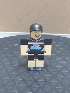 Roblox VIP Trainer Pet Show series Action Figure by Jazwares - Picture 1 of 5