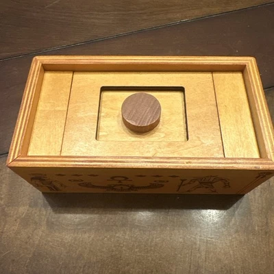 Caja de rompecabezas de madera Foto 1 de 4