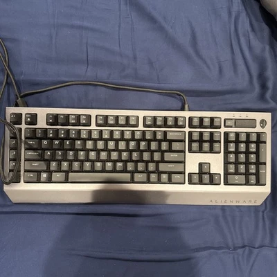 Alienware Pro Gaming Keyboard AW768 Mechanical RGB Backlit Wired USB - Image 1 of 4