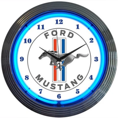Reloj de pared Ford Mustang blanco y cromado con logotipo de caballo corriendo y luz de neón azul Foto 1 de 2