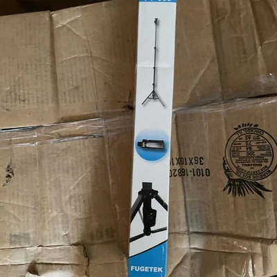 Fugetek FT-569 Portable Aluminium Bluetooth Remote Selfie Stick and Tripod - Image 1 of 3