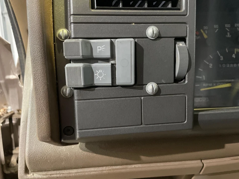 90-94 CT2500 Headlight Switch Foto 1 de 1