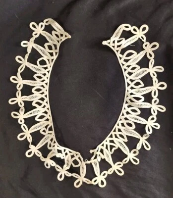 Dentelle ancienne, col blanc ajouré, à raccommoder, 26 cm x 26 cm, 6.5 cm - Photo 1/4