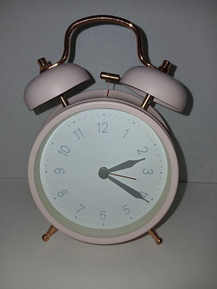 Nostálgico Reloj Despertador Doble Campana Rosa Y Blanco Con Oro Rosa Foto 1 de 4