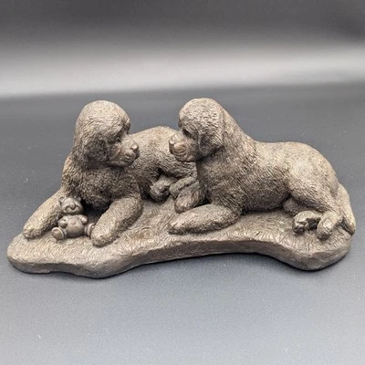 Escultura de resina de bronce fundido Terranova perros Newfies - T (Tony) Acevedo 10,5" L Foto 1 de 4