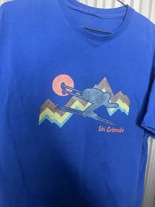 Retro Ski Colorado T-Shirt Herren XL blau Baumwolle Tee Skifahrer Grafik Berg (Löcher) - Bild 1 von 14