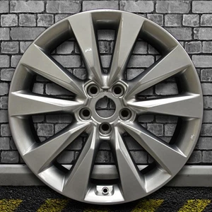 Full Face Bright Hyper Medium Silver OEM Wheel for 2012-15 Hyundai Azera - 19x8 - Picture 1 of 3