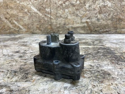 Mercedes-Benz SL R107 1981 Fuel pressure regulator 0438140015 VLM43126 - Image 1 of 4