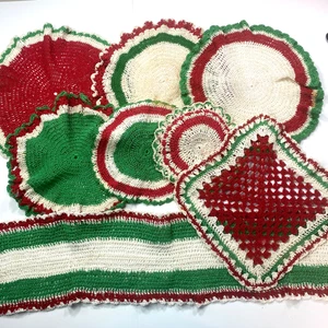 Vintage 8 Stück Hand gehäkelt Deckchen Weihnachten Set rot grün weiß rund 8"-14" - Bild 1 von 11