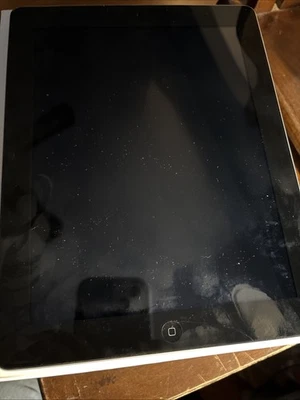 Apple ipad 4ta generación -A1458 mantiene la carga tal cual Foto 1 de 3