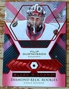Tarjeta de novato 2021-22 Black Diamond Filip Gustavsson Diamond Relic #’d 27/49!! - Imagen 1 de 2