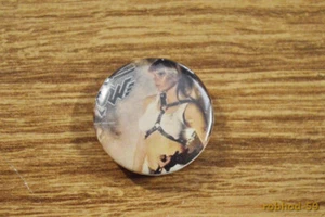 Wendy O. Williams: WOW cover - (The Plasmatics) - 25mm (1 inch) pin badge - Picture 1 of 4
