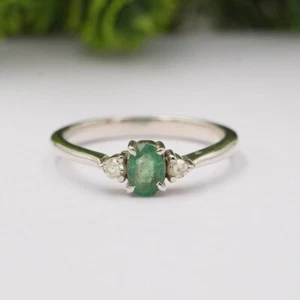 Natural Emerald gemstone 925 silver Ring Emerald Engagement Birthstone Jewelry - Picture 1 of 4