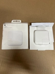Unbenutzter Original weißer Apple USB-C 30W Power Wandadapter MW2G3AM/A in Einzelhandelsverpackung - Bild 1 von 2