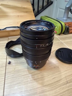 Lente zoom para cámara Panasonic Leica DG Vario-Summilux 10-25 mm f/1,7 ASPH - Micro... Foto 1 de 3