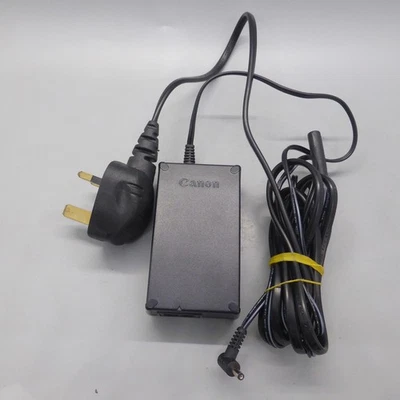 Cargador de batería principal Canon CA-570 para videocámaras Canon Foto 1 de 4